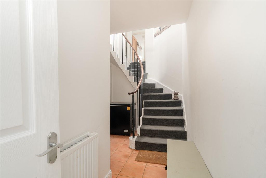 Property photo 3 of 16 68_High_Street-04.Jpg