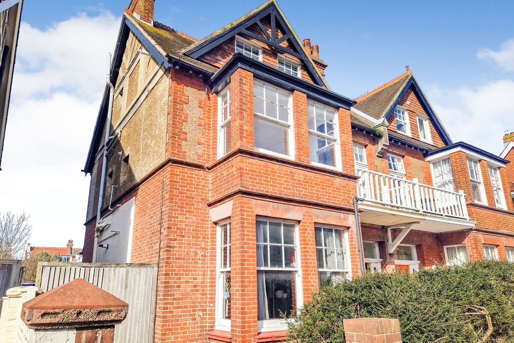 Property photo 2 of 9 Flat 4, 34 Sackville Road, Hove Bn3 3Fb