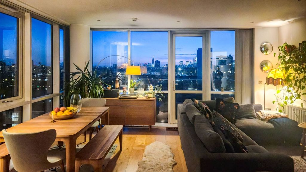 Property photo 2 of 26