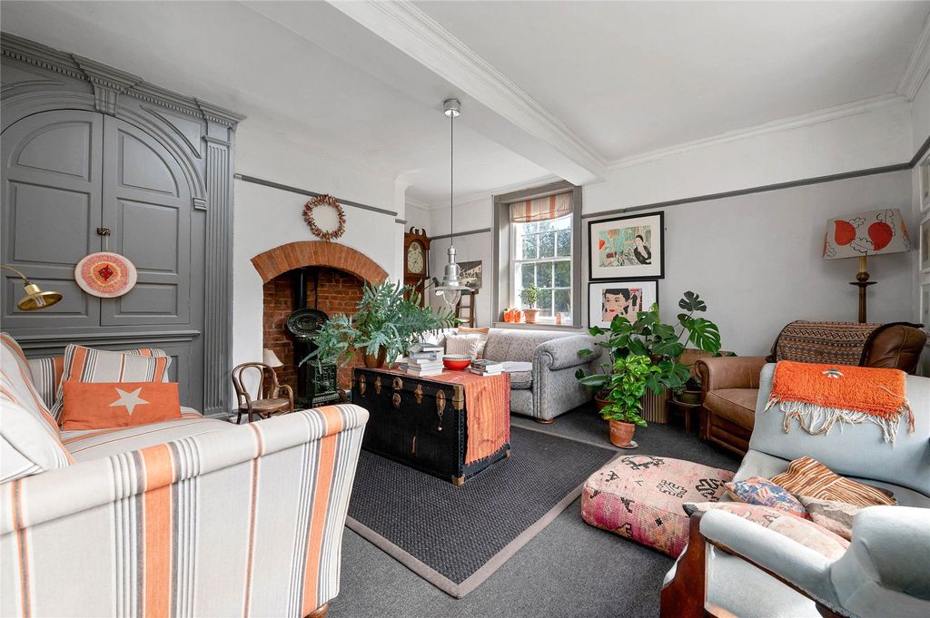 Property photo 3 of 17 Sitting Room