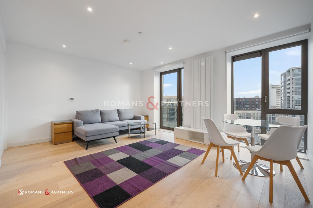 Property photo 2 of 18