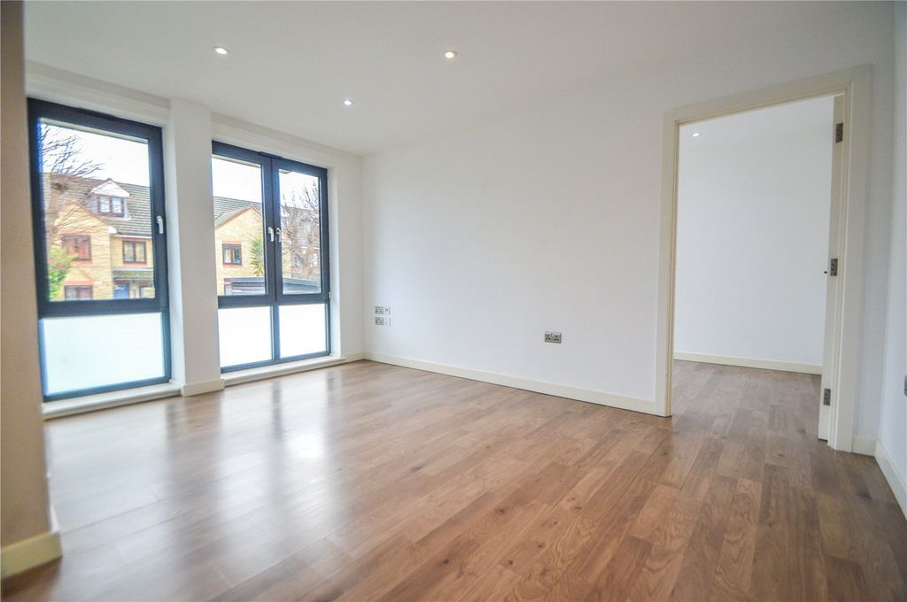 Property photo 2 of 13 Picture No. 12