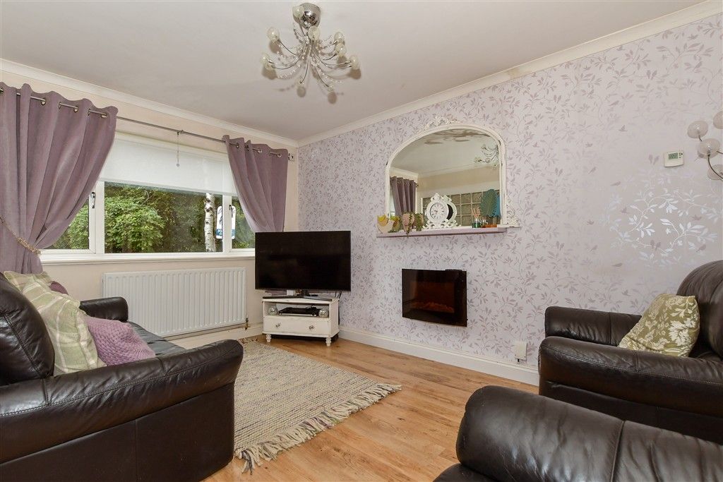 Property photo 1 of 10 Lounge