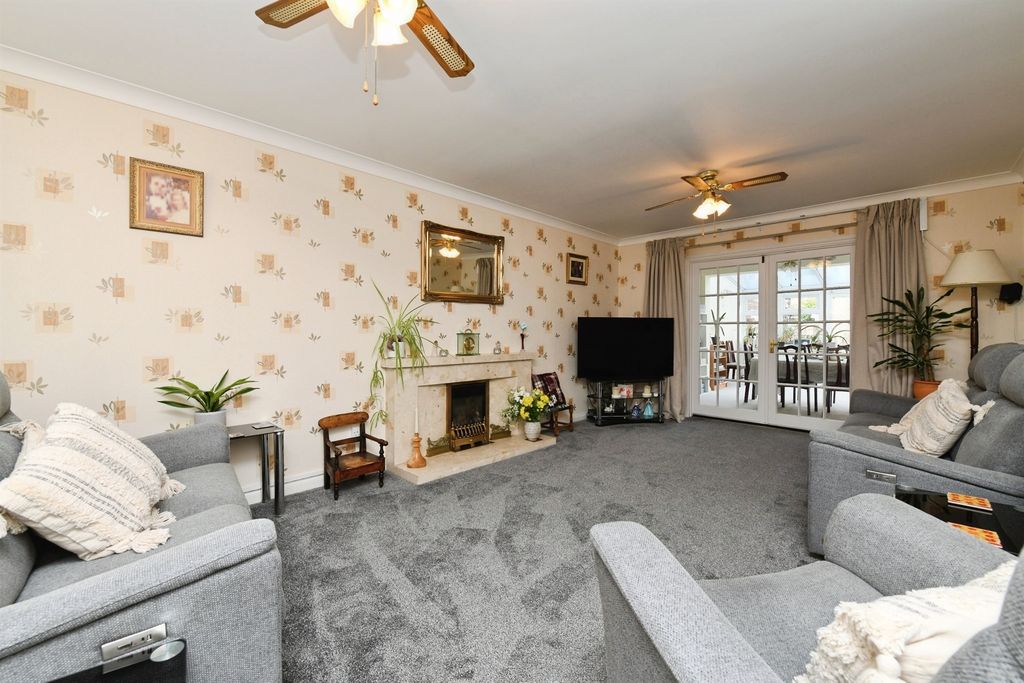 Property photo 3 of 20