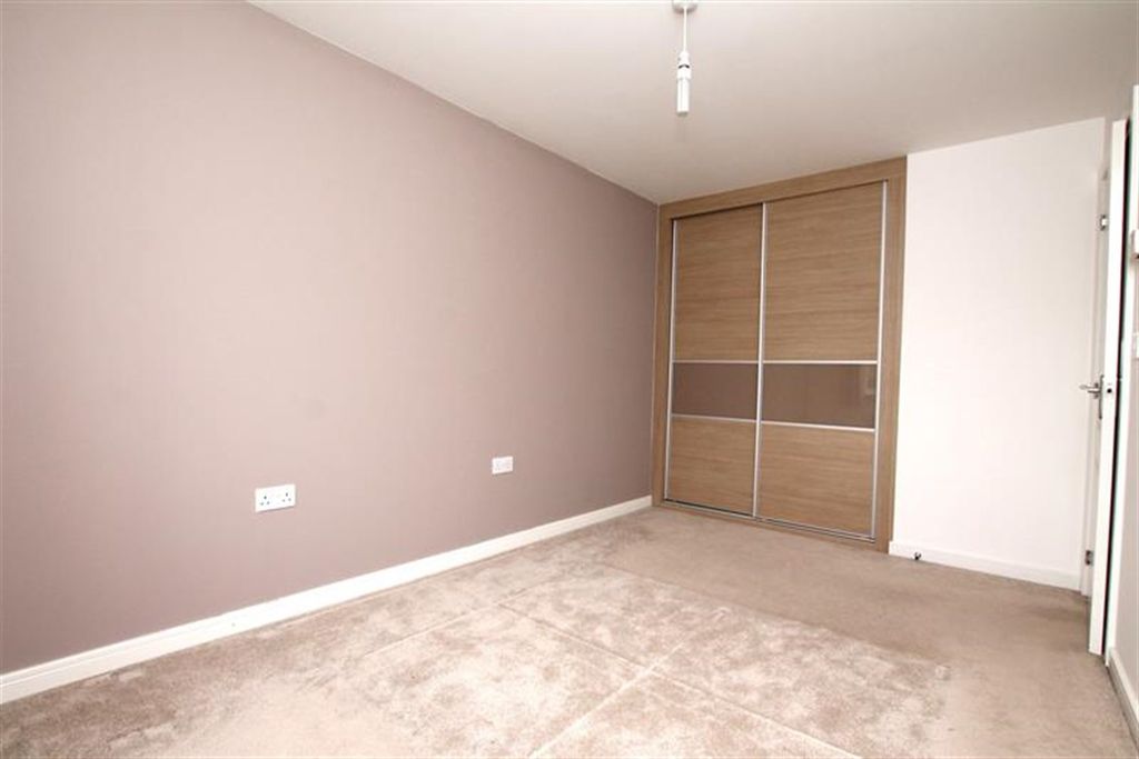 Property photo 3 of 12 (Main)
