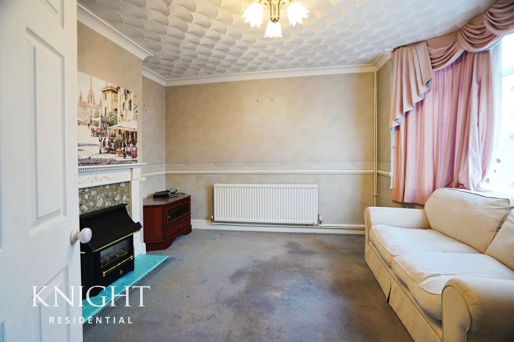 Property photo 3 of 23