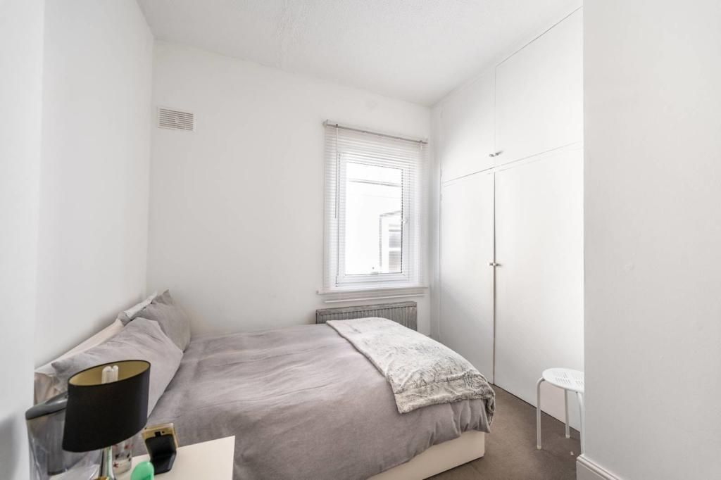 Property photo 3 of 11 Bedroom