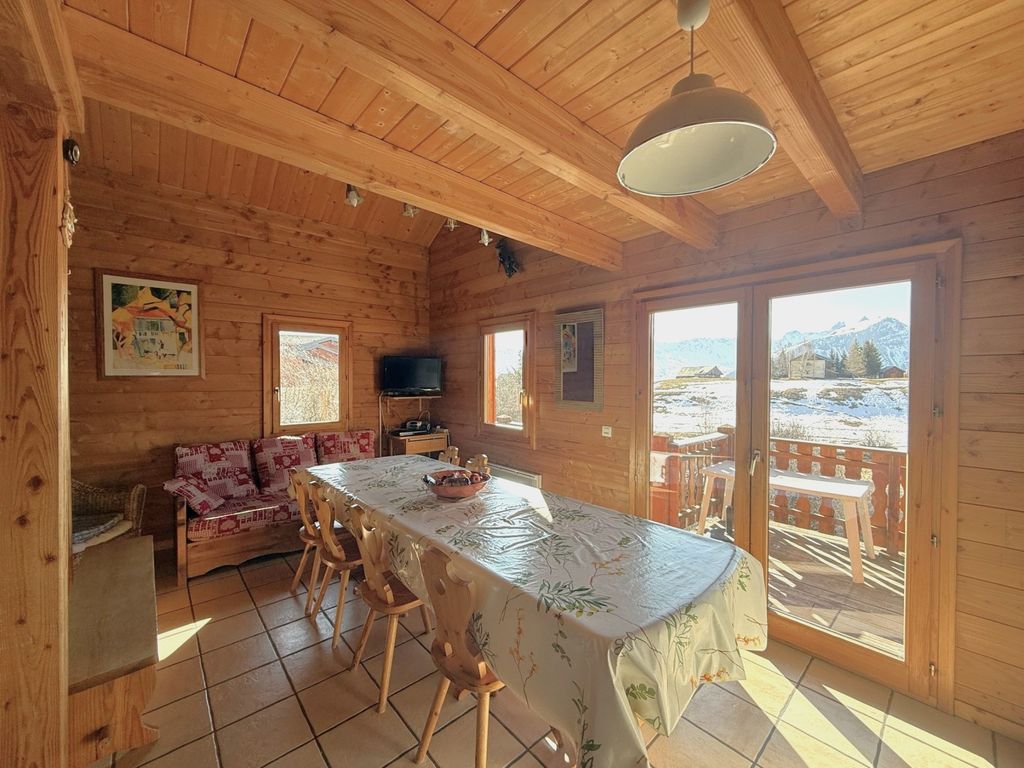 Property photo 3 of 10 Chalet For Sale La T