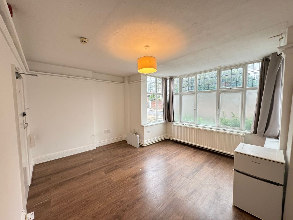 Property photo 1 of 3