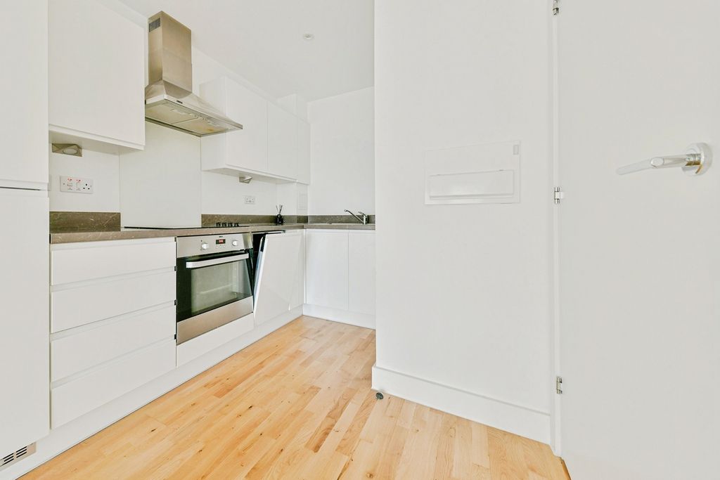 Property photo 2 of 19 Pbox-Img.Jpg