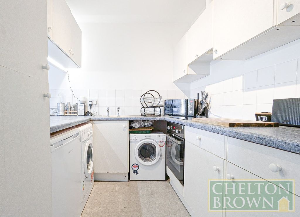 Property photo 2 of 9 Kitchen