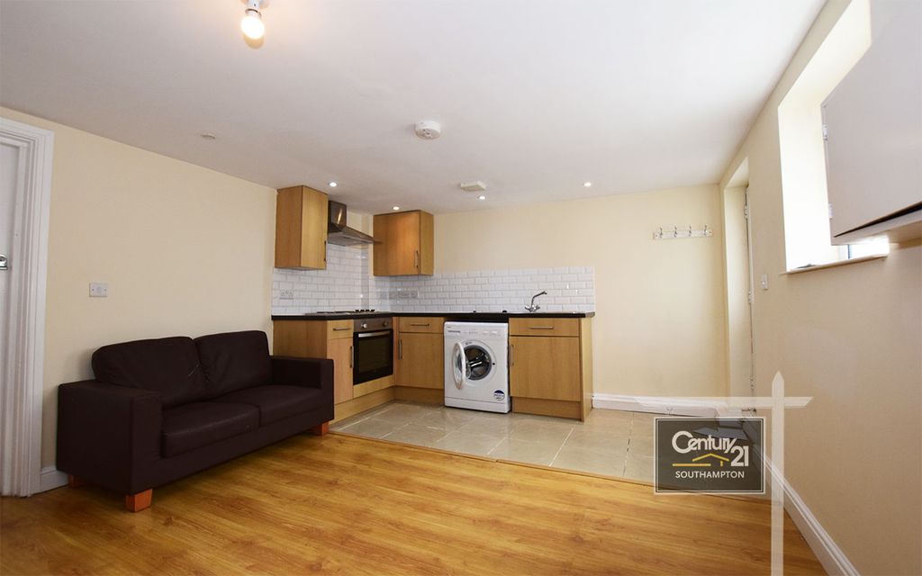 Property photo 1 of 3