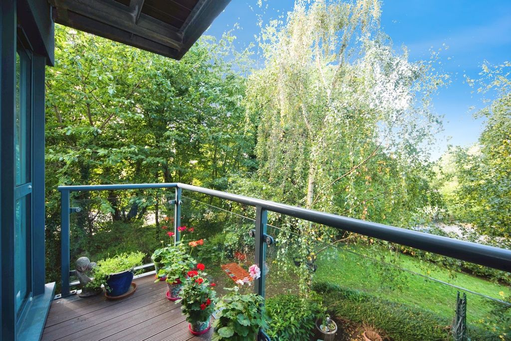 Property photo 1 of 16 Balcony