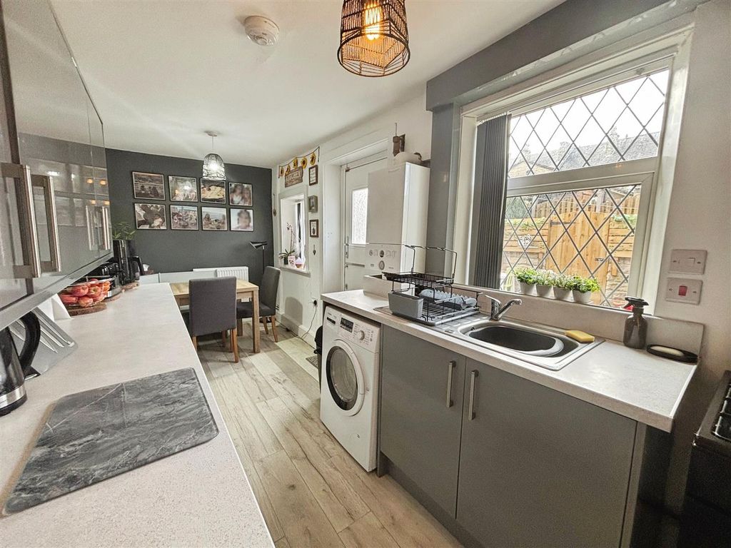 Property photo 2 of 18 Kitchen/Diner