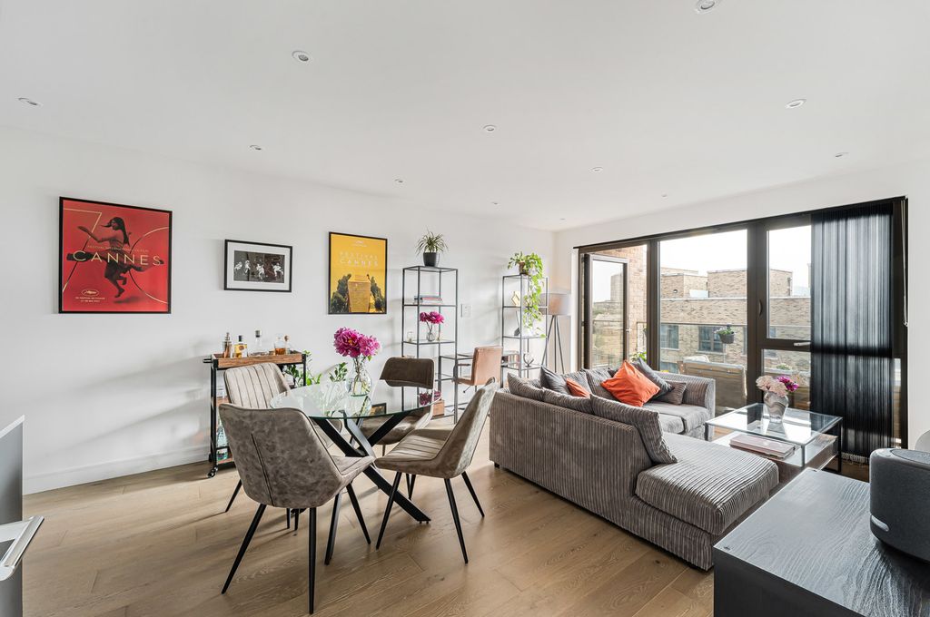 Property photo 1 of 16 Reception Room