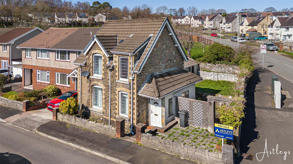 Property photo 1 of 17 Main Dwelling