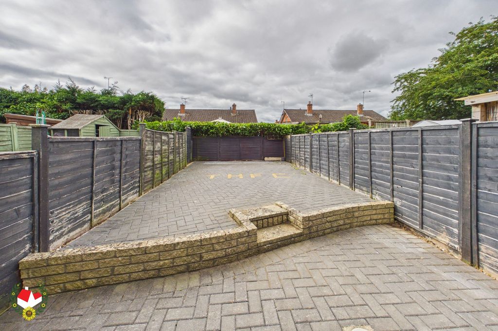Property photo 2 of 9