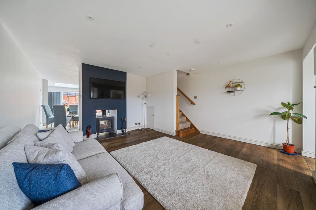 Property photo 3 of 19