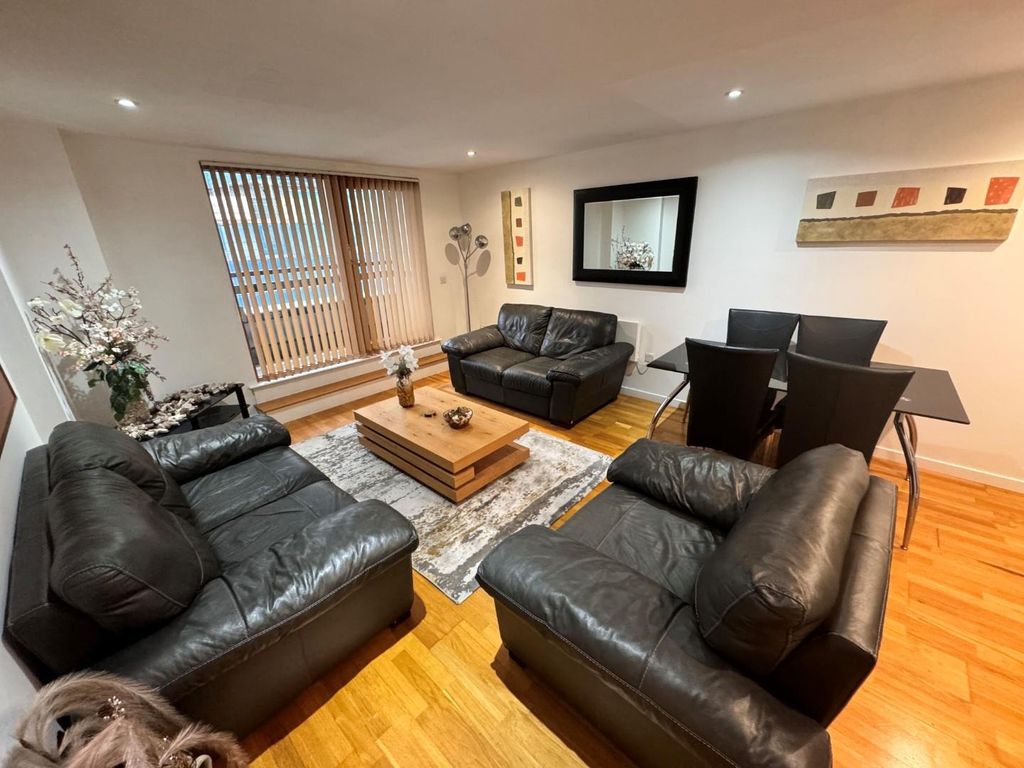 Property photo 1 of 11 Living Area