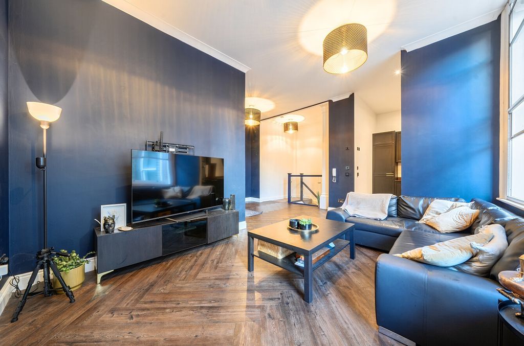 Property photo 2 of 9 1436206-21-69Ebb2...