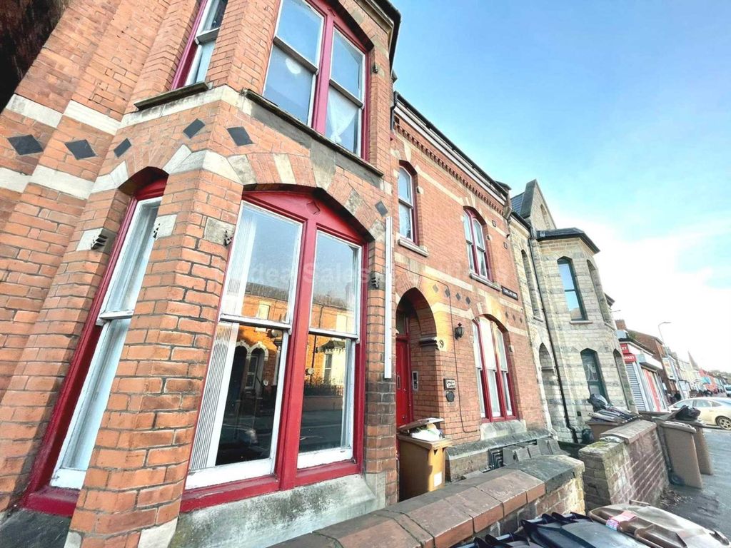 Property photo 1 of 5