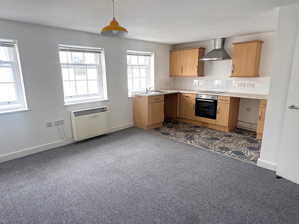 Property photo 1 of 6 Kitchen