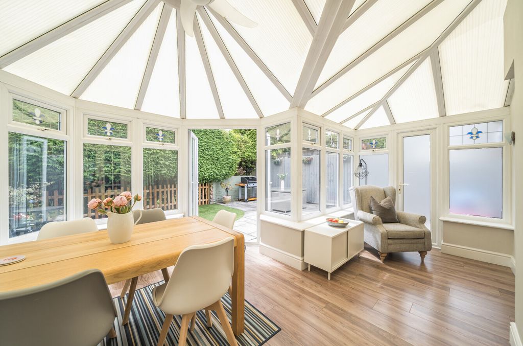 Property photo 3 of 19 1310487-10-685Aa6...