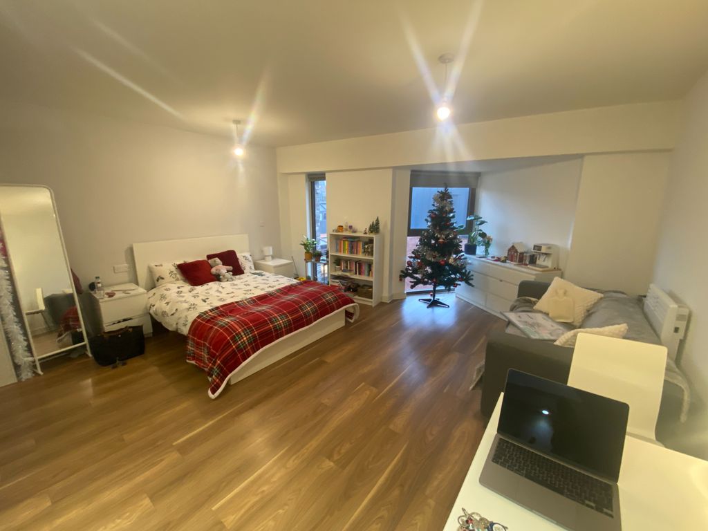 Property photo 2 of 8