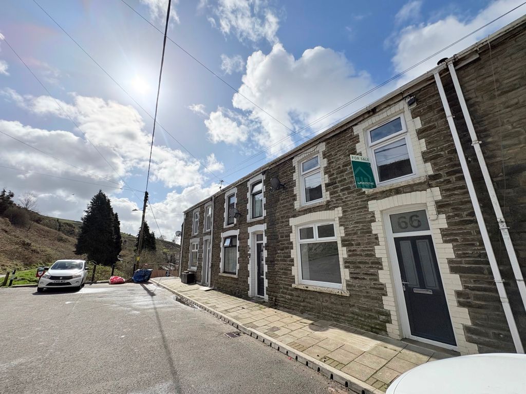 Property photo 2 of 29