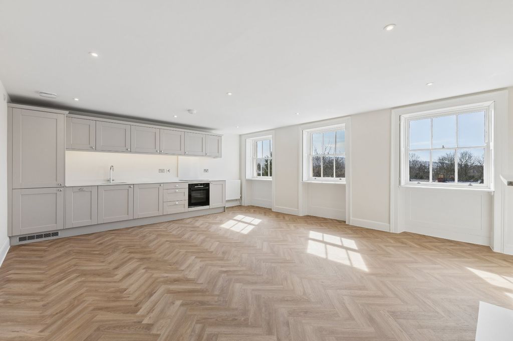 Property photo 1 of 13 Living