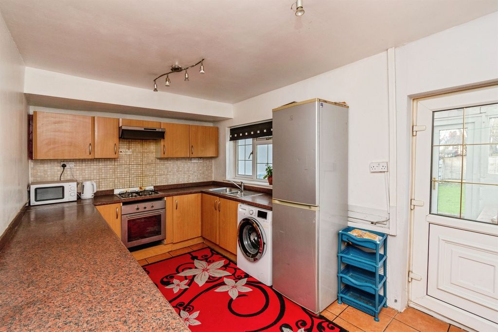 Property photo 3 of 22