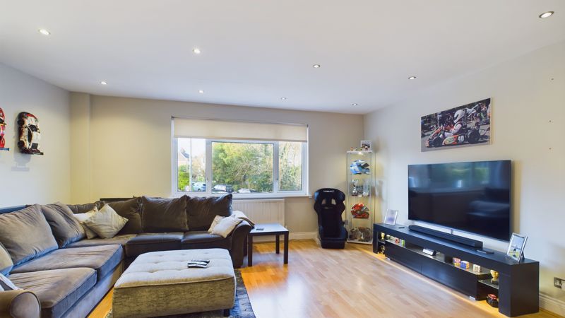 Property photo 3 of 11 Photo 4