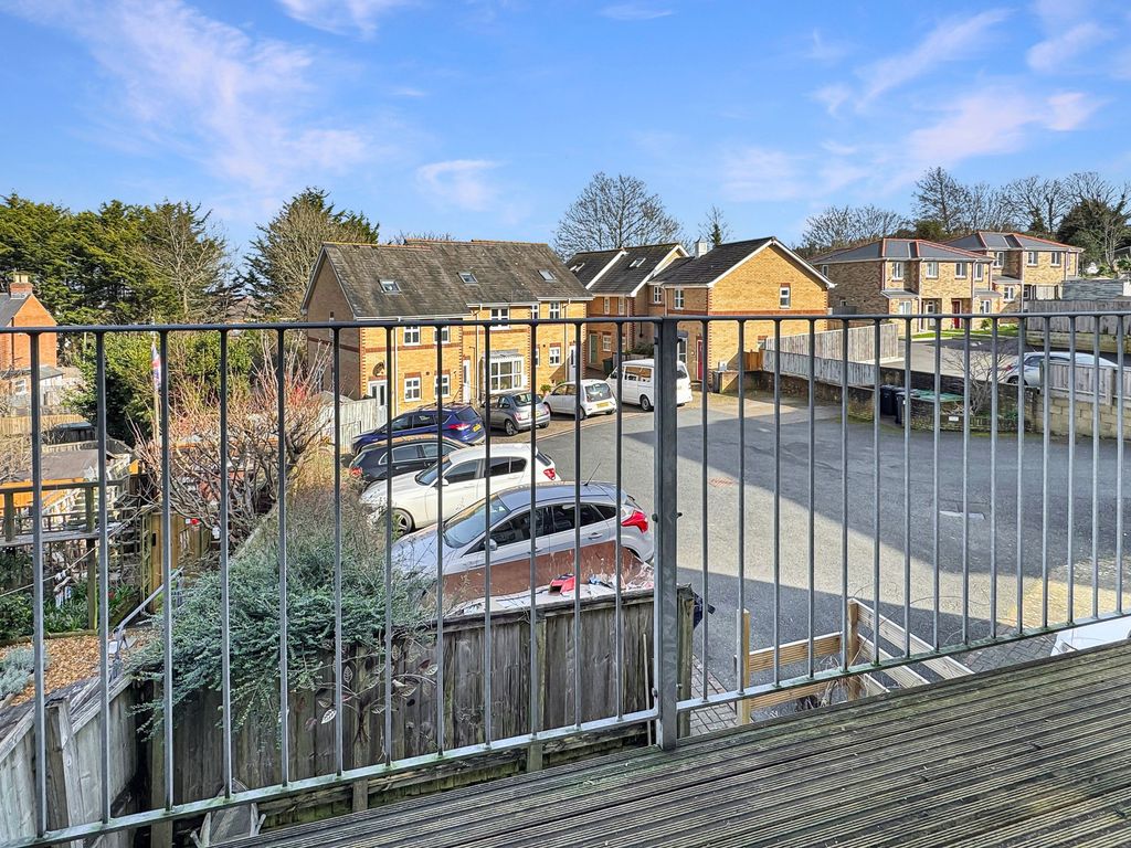 Property photo 2 of 11 Photo 8