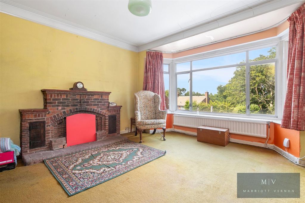 Property photo 2 of 12 Mitchley Avenue 22 MV-2.Jpg