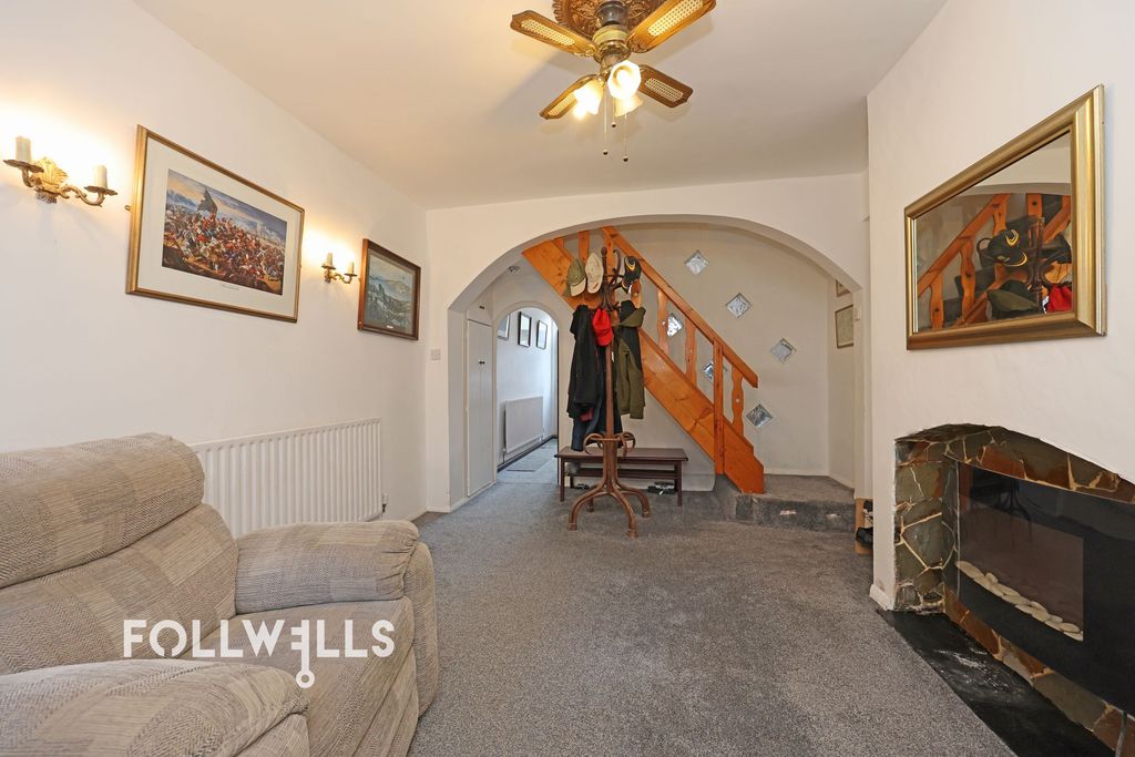 Property photo 3 of 17