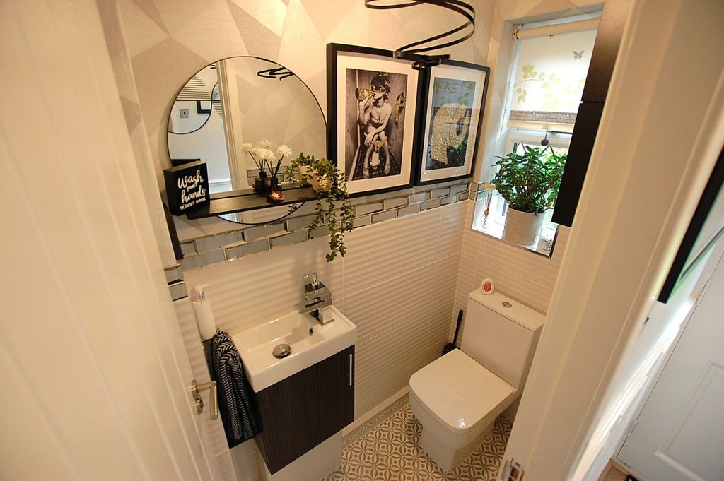 Property photo 2 of 25 Picture No. 18