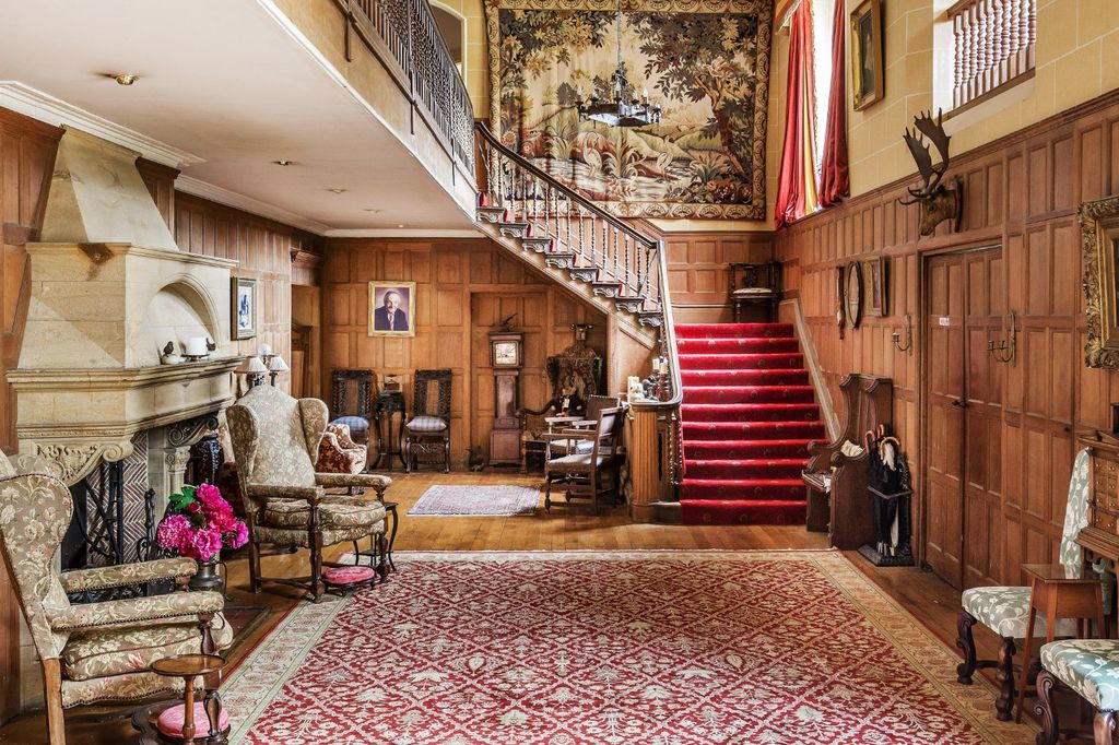 Property photo 3 of 33 Reception Hall