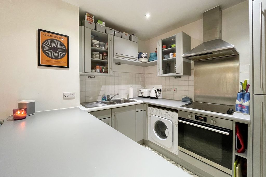 Property photo 3 of 9