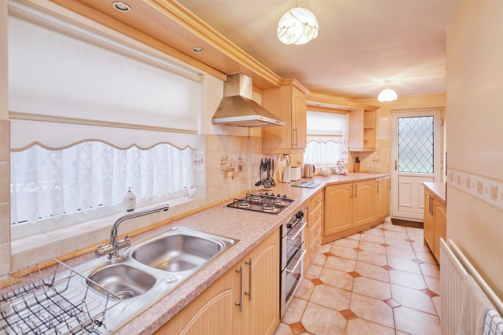 Property photo 2 of 17