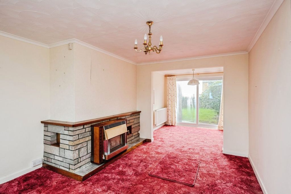 Property photo 2 of 20