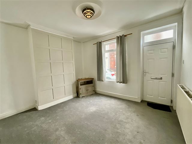 Property photo 2 of 21 Lounge