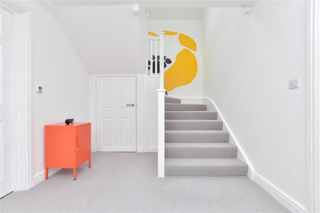 Property photo 3 of 13 Entrance Hall
