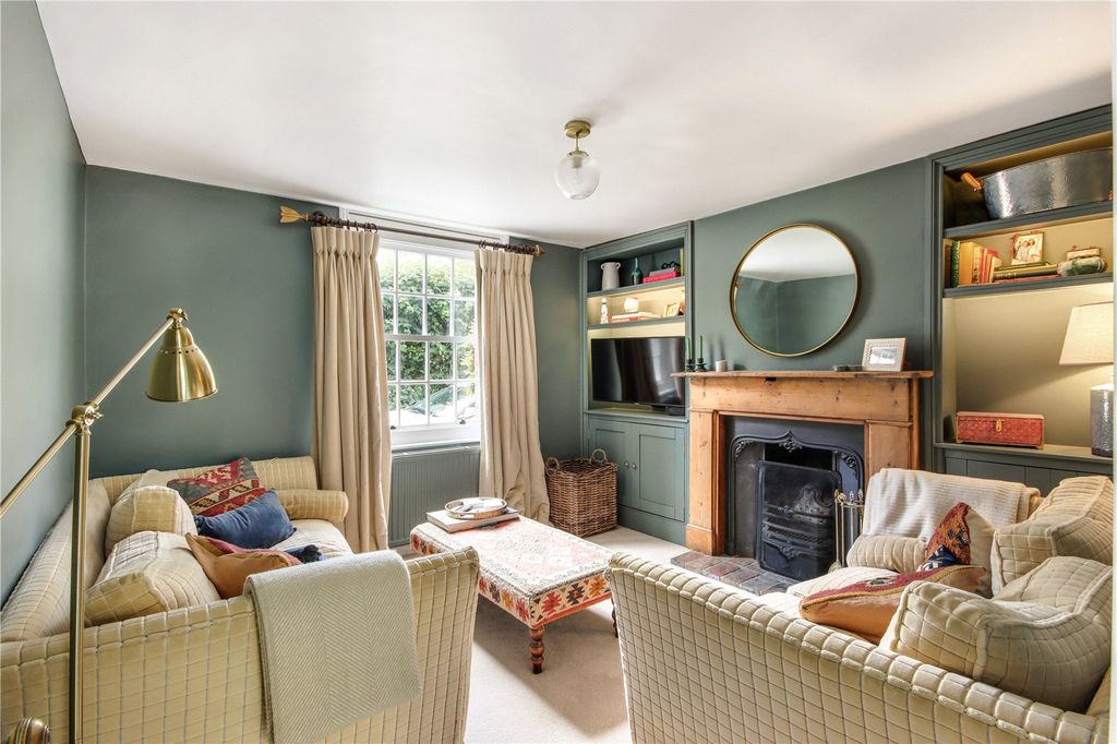 Property photo 2 of 16 Sitting Room