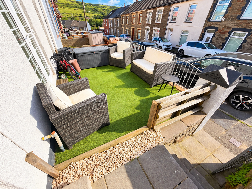 Property photo 2 of 24 Terrace / Patio