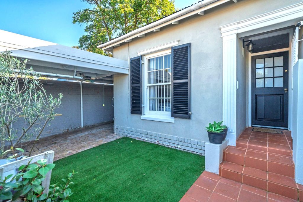 Property photo 1 of 28 Kw1744133