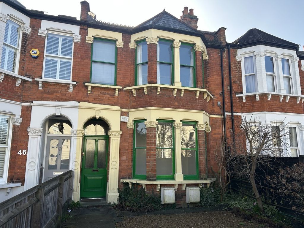 Property photo 1 of 13 Photo 8