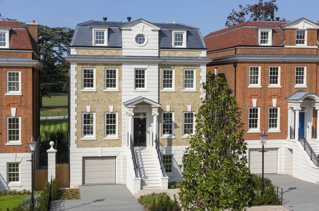 Property photo 2 of 21