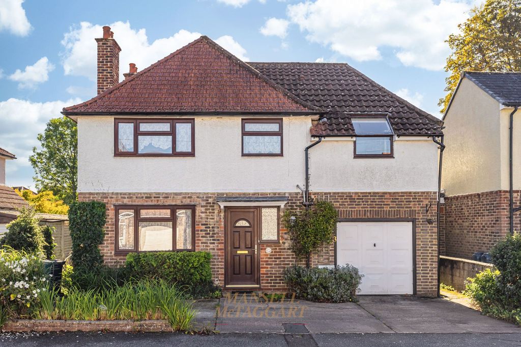 Property photo 1 of 33