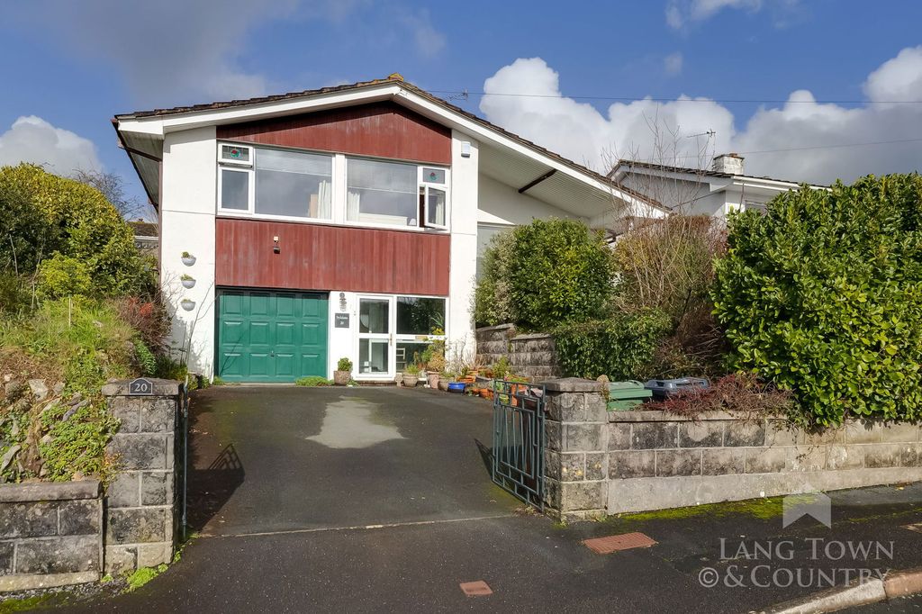 Property photo 1 of 12