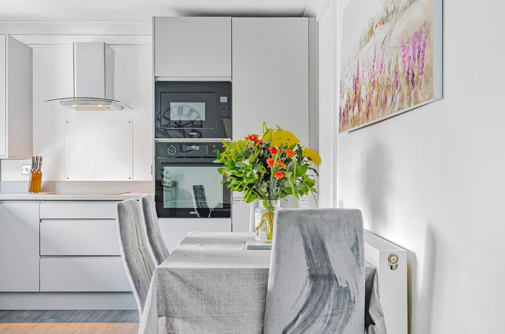 Property photo 3 of 18 110844214